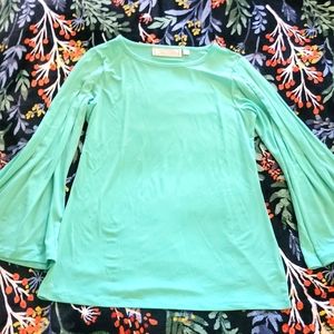 Chic Bell Sleeve Pleated Top